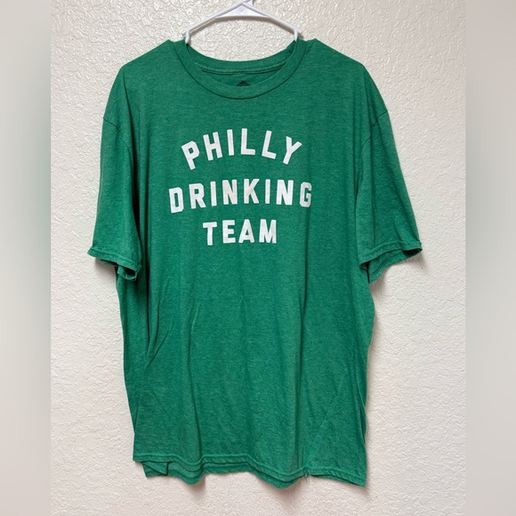 PHILLY DRINKING TEAM Men's Green T-Shirt - Picture 11 of 15